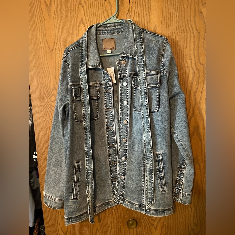 Womens jean jacket🌸